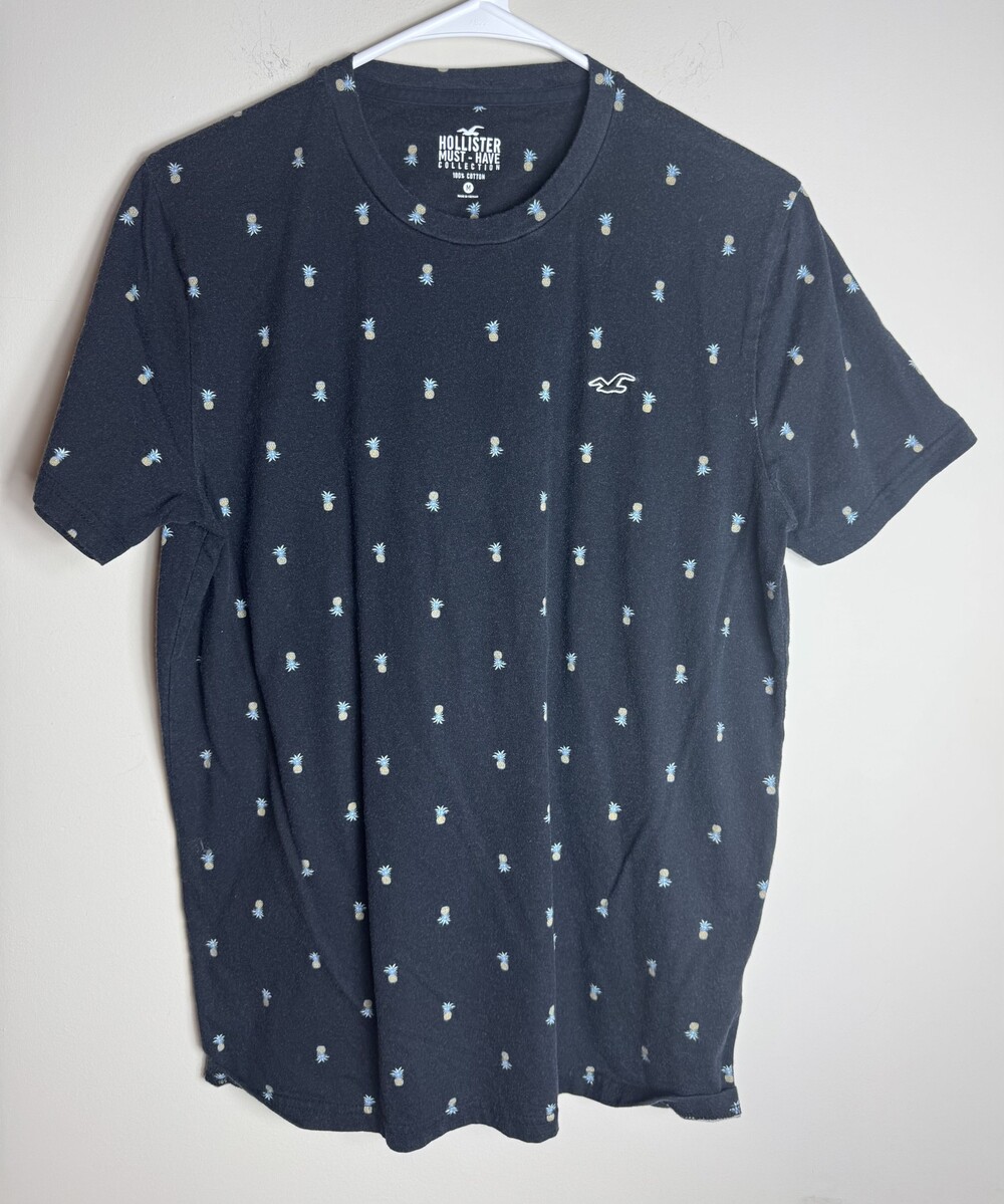 Hollister Must-Have Collection Medium Black Cotton Pineapple Print T-Shirt